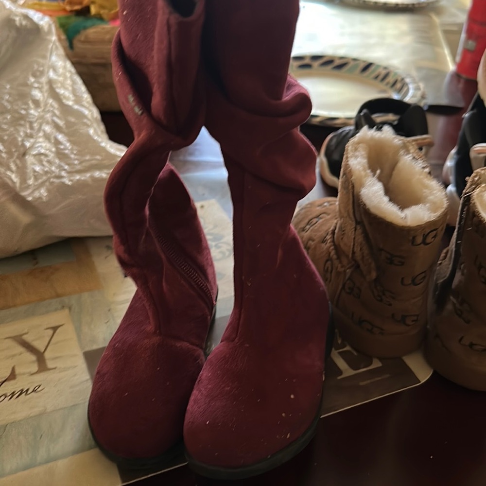 Boots for little girl sizes 5 in Burgundy boots